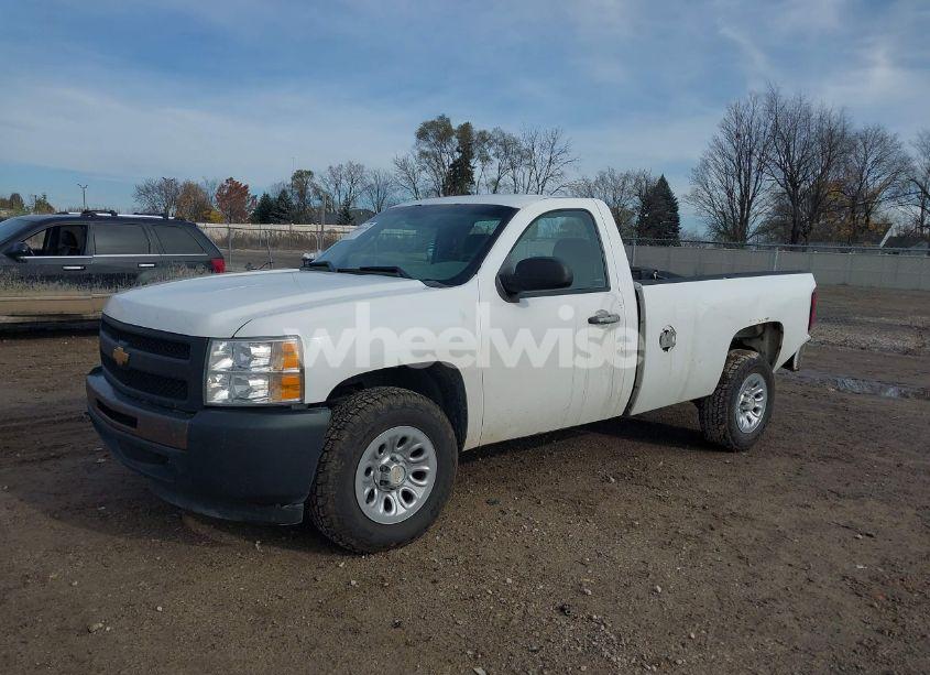 Photo 2 of 2013 Chevrolet Silverado 1500 WORK TRUCK (VIN 1GCNCPE08DZ360195)
