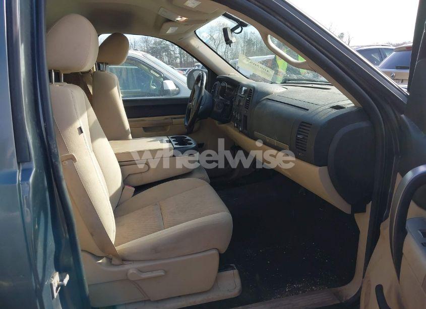 Photo 5 of 2011 Chevrolet Silverado 1500 LT (VIN 1GCNCSEA1BZ403865)