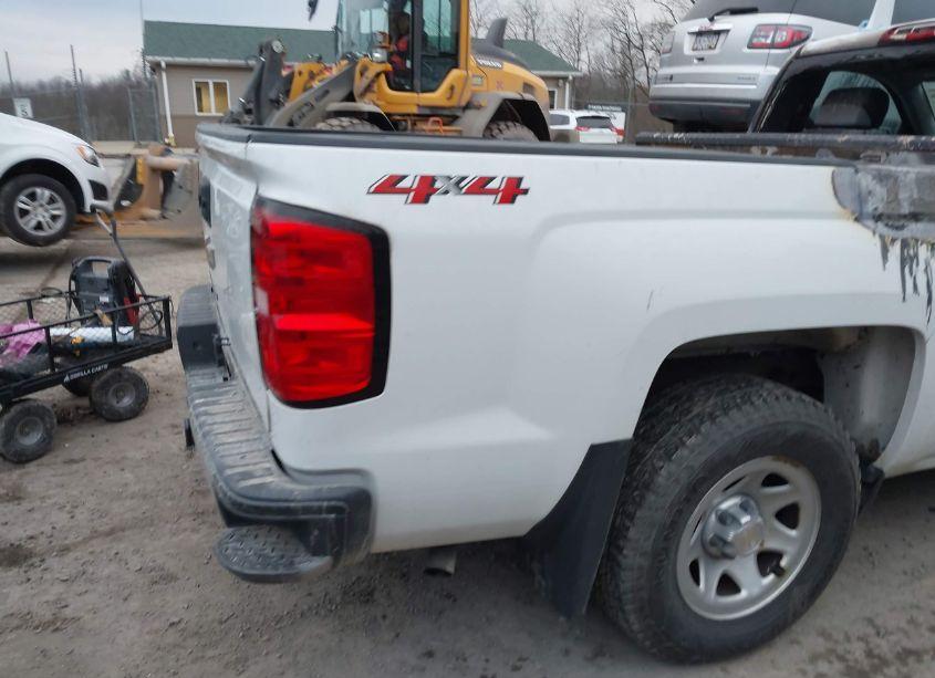 Photo 12 of 2018 Chevrolet Silverado 1500 WT (VIN 1GCNKNEC1JZ297969)