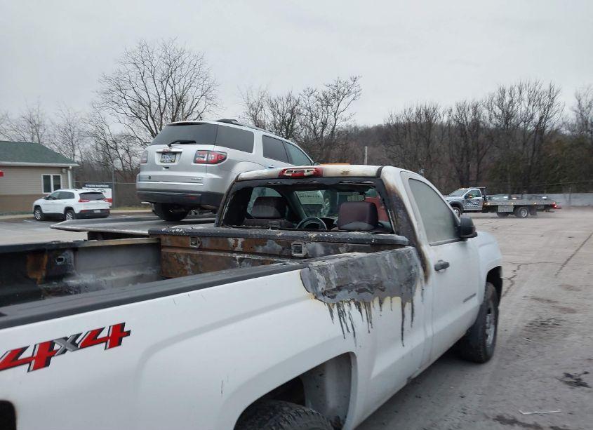 Photo 6 of 2018 Chevrolet Silverado 1500 WT (VIN 1GCNKNEC1JZ297969)