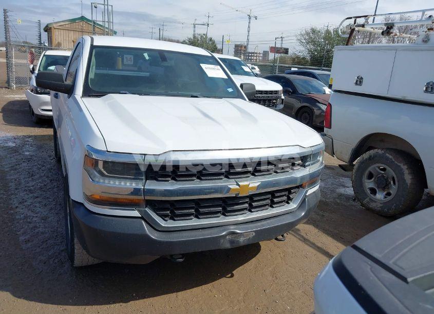 Photo 12 of 2018 Chevrolet Silverado 1500 WT (VIN 1GCNKNECXJZ219982)