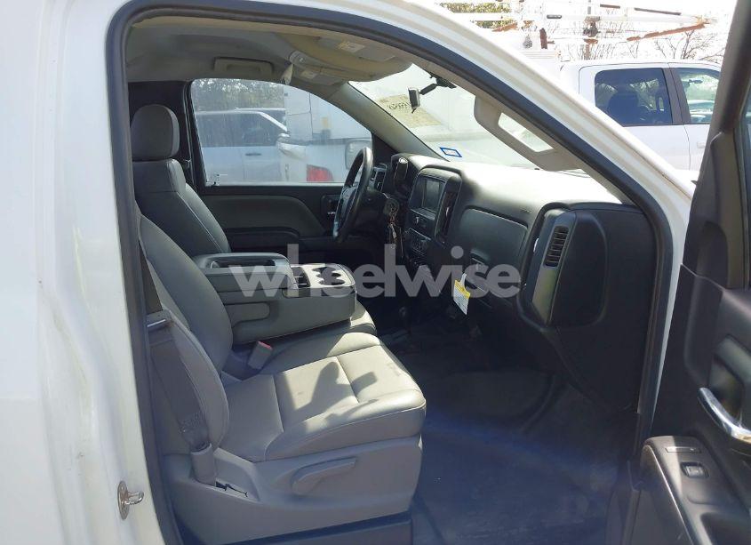 Photo 5 of 2018 Chevrolet Silverado 1500 WT (VIN 1GCNKNECXJZ219982)