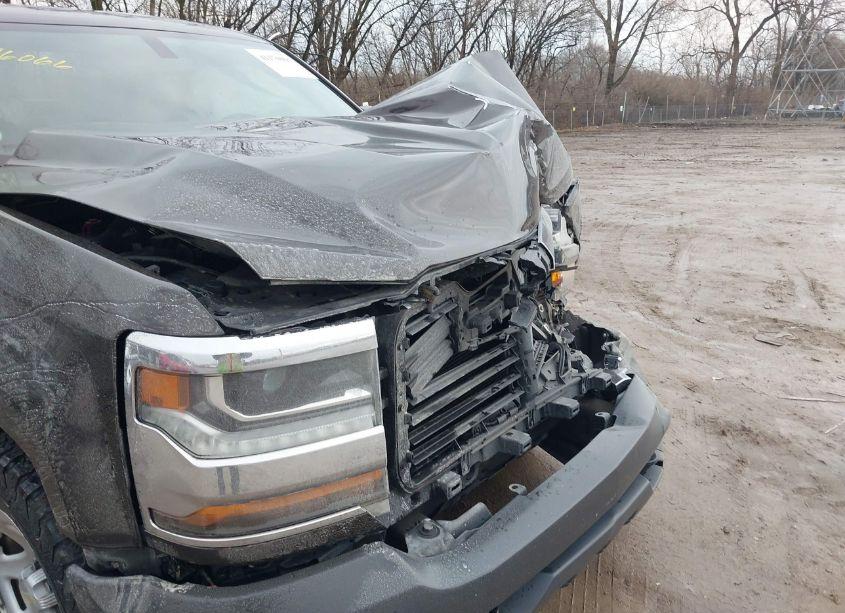 Photo 18 of 2018 Chevrolet Silverado 1500 WT (VIN 1GCNKNECXJZ224518)