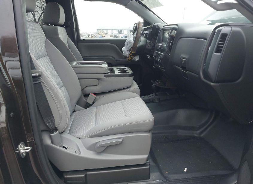 Photo 5 of 2018 Chevrolet Silverado 1500 WT (VIN 1GCNKNECXJZ224518)