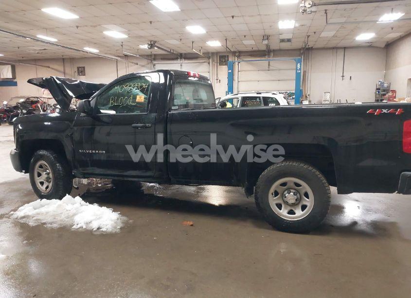 Photo 14 of 2018 Chevrolet Silverado 1500 WT (VIN 1GCNKNEH5JZ337529)