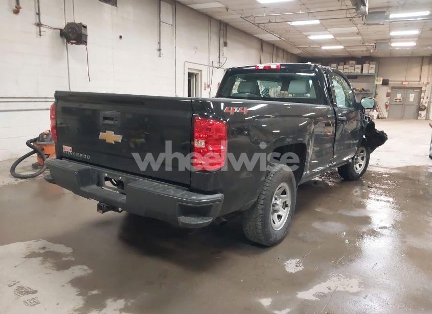 Photo 4 of 2018 Chevrolet Silverado 1500 WT (VIN 1GCNKNEH5JZ337529)