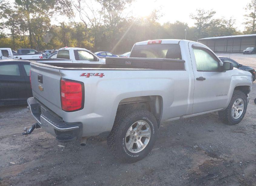 Photo 4 of 2018 Chevrolet Silverado 1500 WT (VIN 1GCNKNEH7JZ179503)