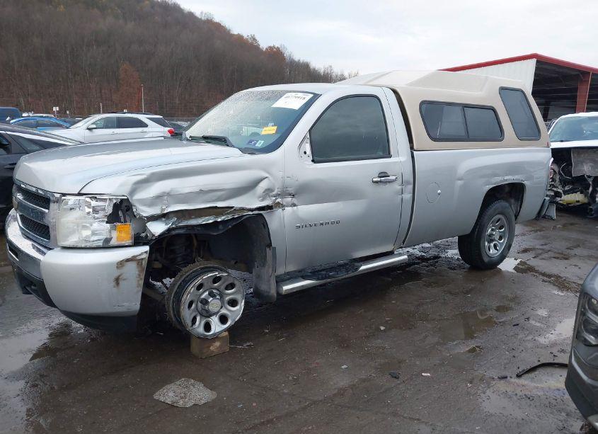 Photo 2 of 2011 Chevrolet Silverado 1500 WORK TRUCK (VIN 1GCNKPE00BZ200196)