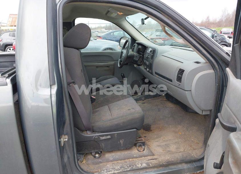 Photo 5 of 2011 Chevrolet Silverado 1500 WORK TRUCK (VIN 1GCNKPEA3BZ180258)