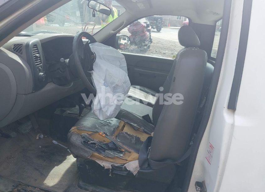 Photo 5 of 2011 Chevrolet Silverado 1500 WORK TRUCK (VIN 1GCNKPEA4BZ111224)