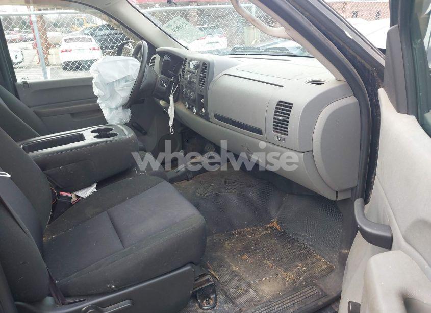 Photo 5 of 2011 Chevrolet Silverado 1500 WORK TRUCK (VIN 1GCNKPEA8BZ323334)