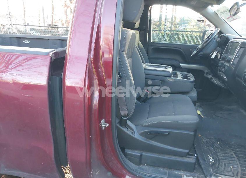 Photo 8 of 2015 Chevrolet Silverado 1500 2LT (VIN 1GCNKREC3FZ233348)