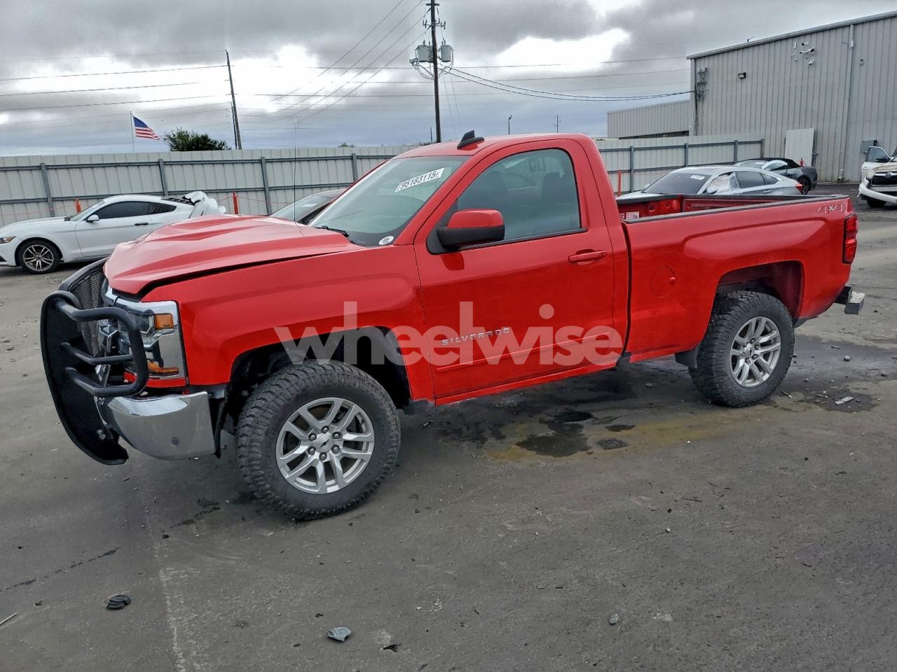 2018 CHEVROLET SILVERADO K1500 LT (VIN 1GCNKREC7JZ190819) main photo