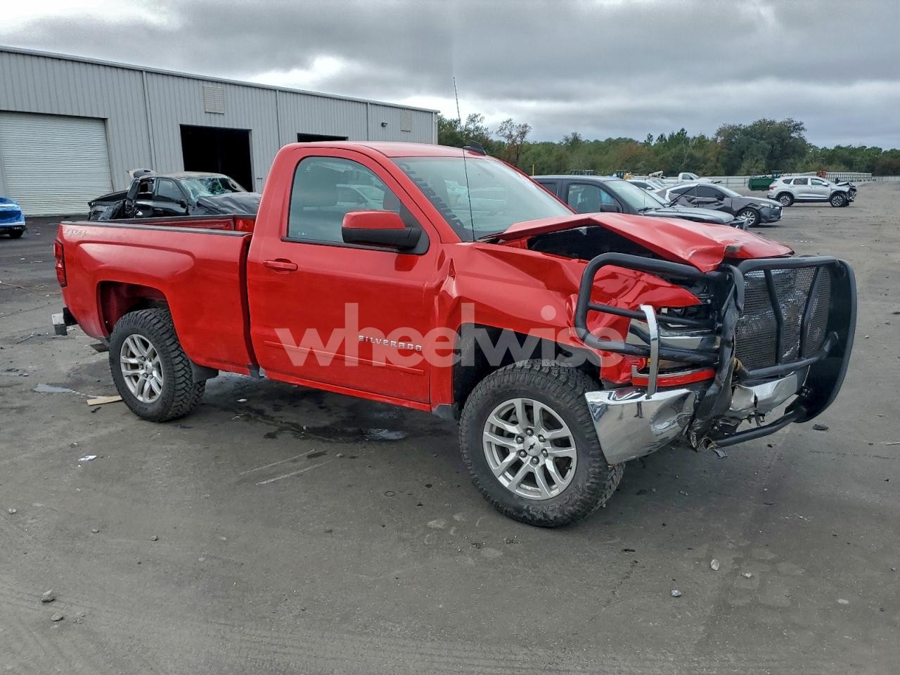 Photo 4 of 2018 CHEVROLET SILVERADO K1500 LT (VIN 1GCNKREC7JZ190819)
