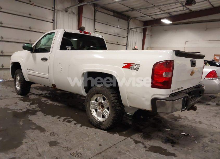 Photo 3 of 2013 Chevrolet Silverado 1500 LT (VIN 1GCNKSE02DZ169359)