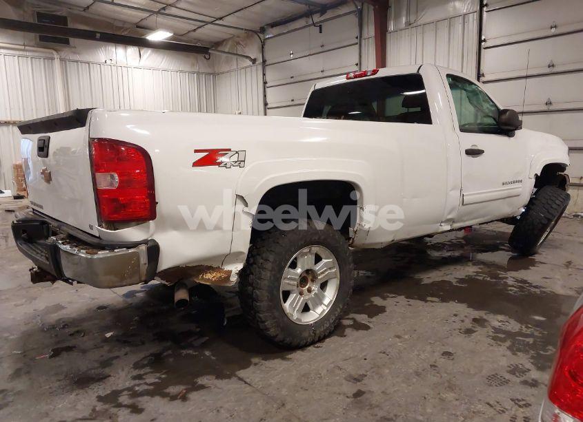 Photo 4 of 2013 Chevrolet Silverado 1500 LT (VIN 1GCNKSE02DZ169359)