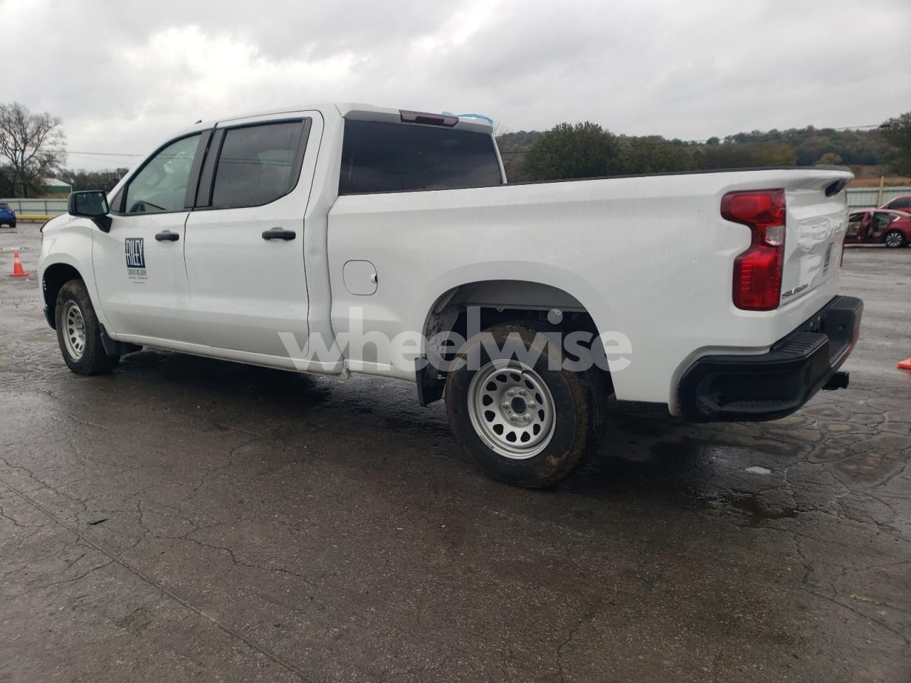 Photo 2 of 2024 CHEVROLET SILVERADO C1500 (VIN 1GCPAAEK0RZ225006)