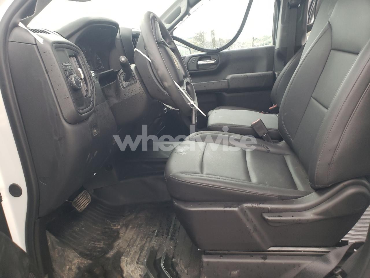 Photo 7 of 2024 CHEVROLET SILVERADO C1500 (VIN 1GCPAAEK0RZ225006)