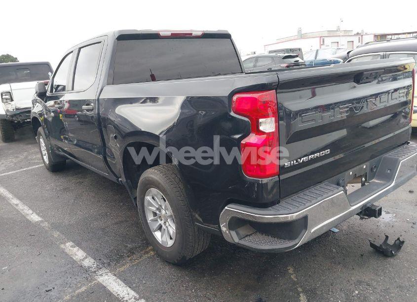 Photo 3 of 2022 Chevrolet Silverado 1500 2WD SHORT BED WT (VIN 1GCPAAEKXNZ620093)