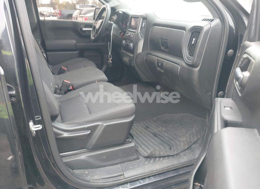 Photo 5 of 2022 Chevrolet Silverado 1500 2WD SHORT BED WT (VIN 1GCPAAEKXNZ620093)
