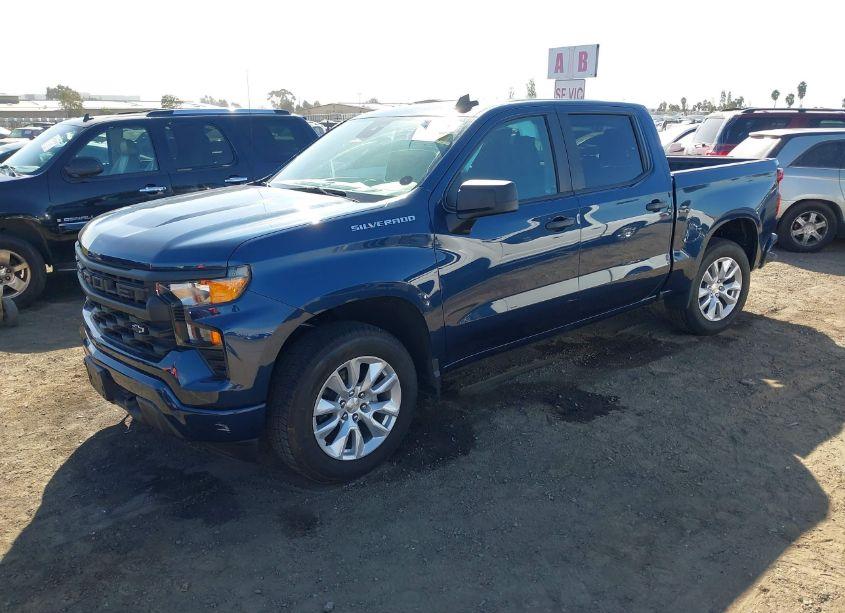 Photo 2 of 2022 Chevrolet Silverado 1500 2WD SHORT BED CUSTOM (VIN 1GCPABEK7NZ559372)