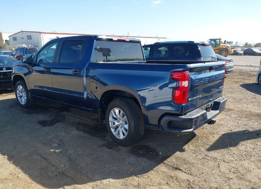 Photo 3 of 2022 Chevrolet Silverado 1500 2WD SHORT BED CUSTOM (VIN 1GCPABEK7NZ559372)