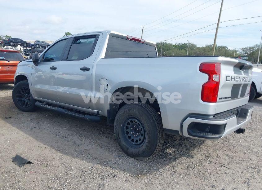 Photo 3 of 2022 Chevrolet Silverado 1500 2WD SHORT BED CUSTOM (VIN 1GCPABEK9NZ522341)
