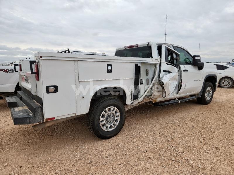 Photo 2 of 2024 CHEVROLET SILVERADO K2500 HEAVY DUTY (VIN 1GCPACE86PZ184541)