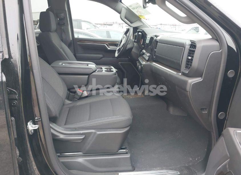 Photo 5 of 2025 Chevrolet Silverado 1500 2WD SHORT BED LT (VIN 1GCPACED2SZ128814)
