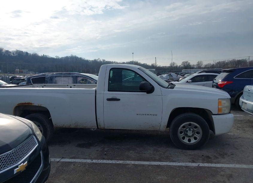 Photo 13 of 2010 Chevrolet Silverado C1500 (VIN 1GCPCPEA4AZ253707)