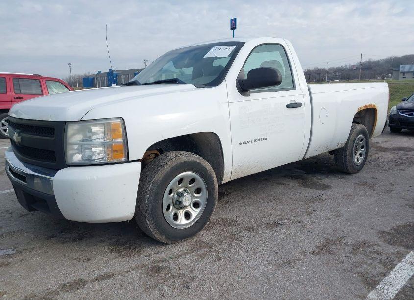 Photo 2 of 2010 Chevrolet Silverado C1500 (VIN 1GCPCPEA4AZ253707)