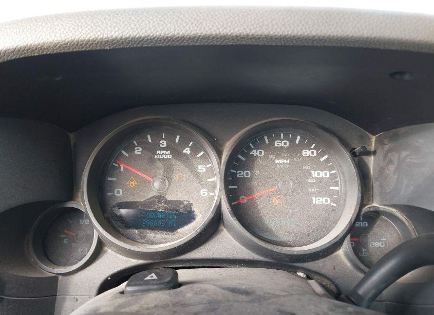 Photo 7 of 2010 Chevrolet Silverado C1500 (VIN 1GCPCPEA4AZ253707)