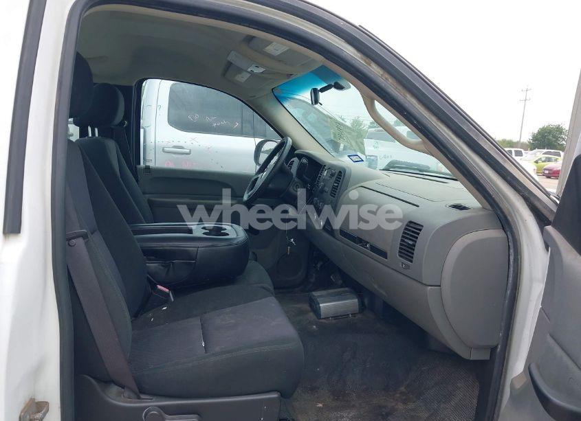 Photo 5 of 2010 Chevrolet Silverado 1500 WORK TRUCK (VIN 1GCPCPEX2AZ210830)