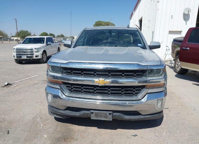 Photo 12 of 2018 Chevrolet Silverado 1500 1LT (VIN 1GCPCREC0JF129450)