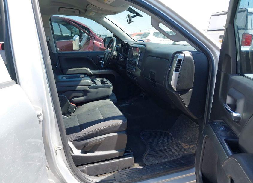 Photo 5 of 2018 Chevrolet Silverado 1500 1LT (VIN 1GCPCREC0JF129450)