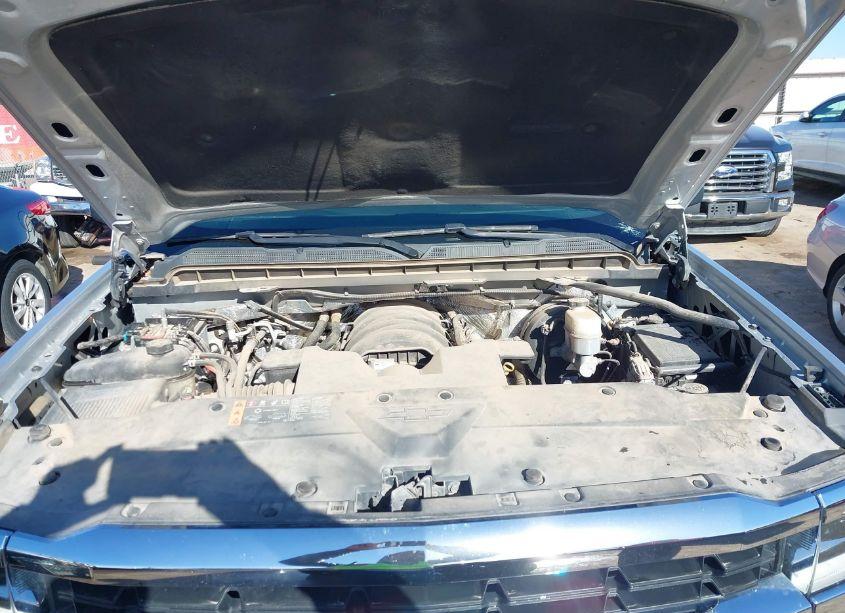 Photo 10 of 2018 Chevrolet Silverado 1500 1LT (VIN 1GCPCREC1JF215592)