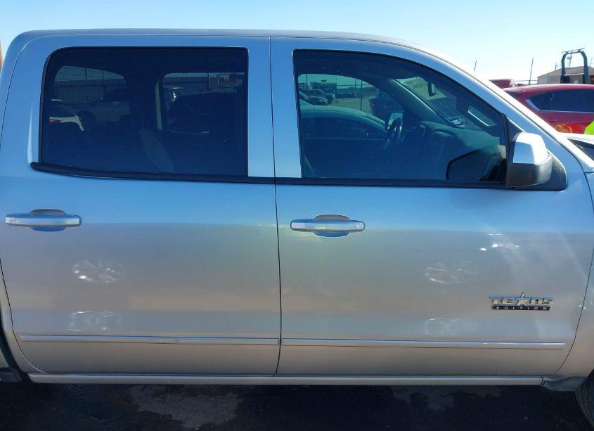 Photo 13 of 2018 Chevrolet Silverado 1500 1LT (VIN 1GCPCREC1JF215592)