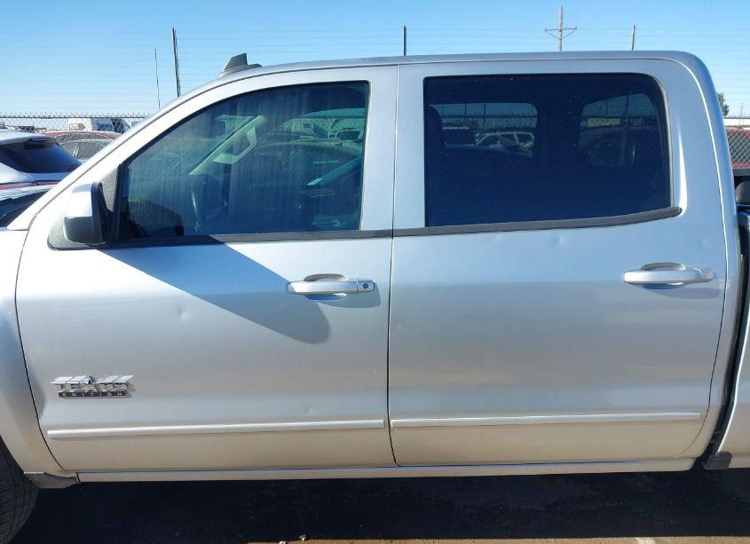 Photo 14 of 2018 Chevrolet Silverado 1500 1LT (VIN 1GCPCREC1JF215592)