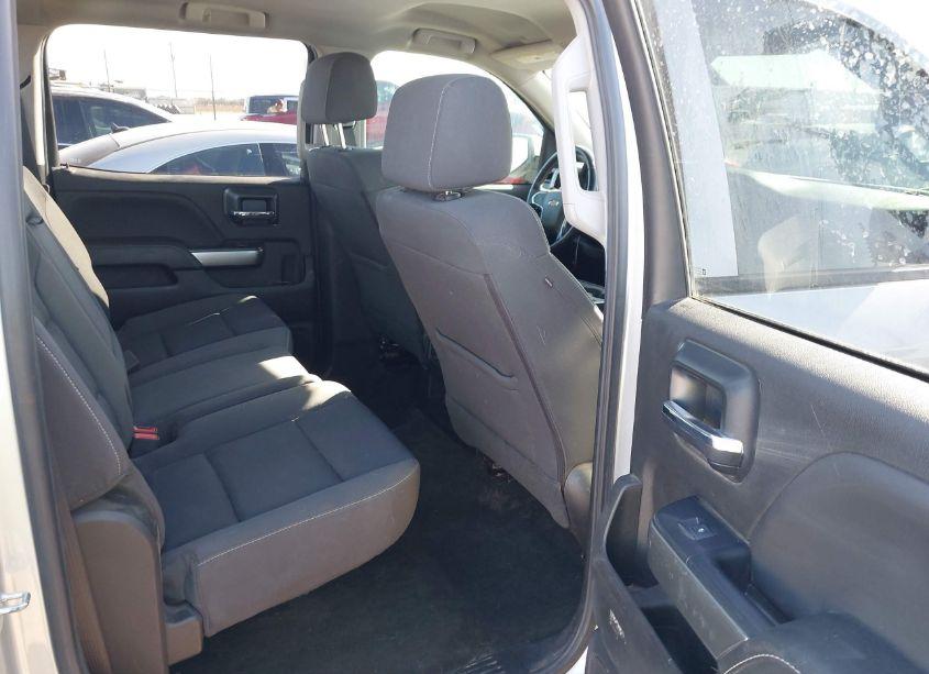 Photo 8 of 2018 Chevrolet Silverado 1500 1LT (VIN 1GCPCREC1JF215592)