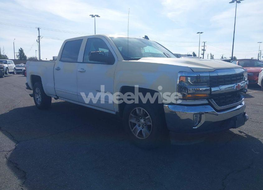2018 Chevrolet Silverado 1500 1LT (VIN 1GCPCREC7JF152191) main photo