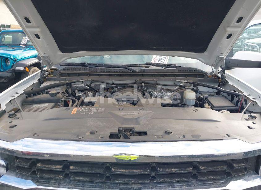 Photo 10 of 2018 Chevrolet Silverado 1500 1LT (VIN 1GCPCREC7JF152191)