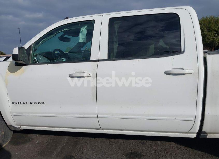 Photo 14 of 2018 Chevrolet Silverado 1500 1LT (VIN 1GCPCREC7JF152191)