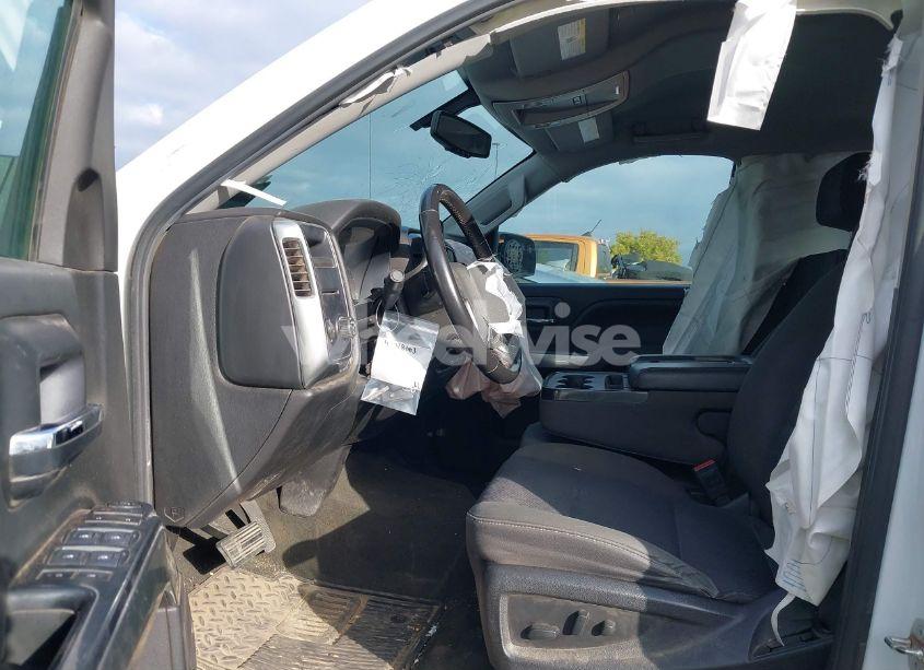 Photo 5 of 2018 Chevrolet Silverado 1500 1LT (VIN 1GCPCREC7JF152191)