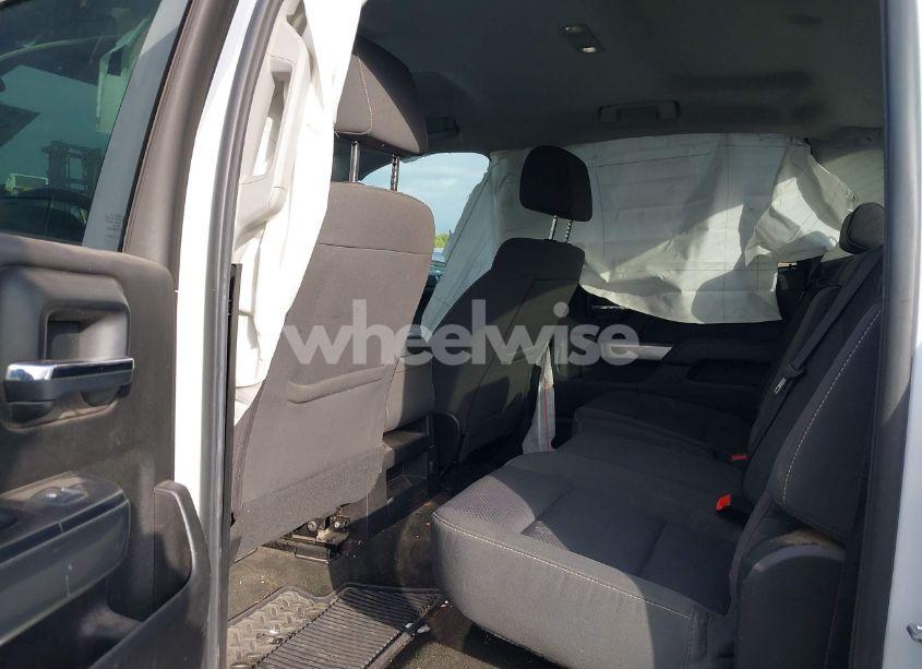 Photo 8 of 2018 Chevrolet Silverado 1500 1LT (VIN 1GCPCREC7JF152191)