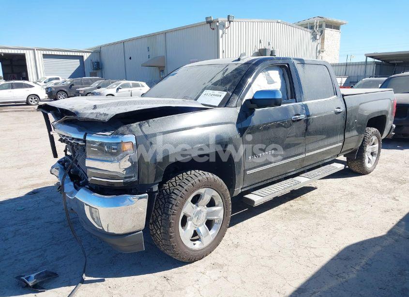 Photo 2 of 2018 Chevrolet Silverado 1500 1LZ (VIN 1GCPCSEC4JF113310)