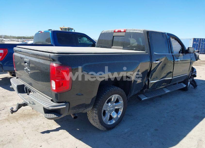 Photo 4 of 2018 Chevrolet Silverado 1500 1LZ (VIN 1GCPCSEC4JF113310)