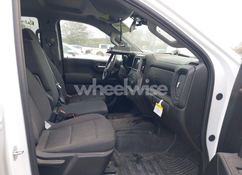 Photo 5 of 2024 Chevrolet Silverado 1500 4WD SHORT BED WT (VIN 1GCPDAEK1RZ221151)