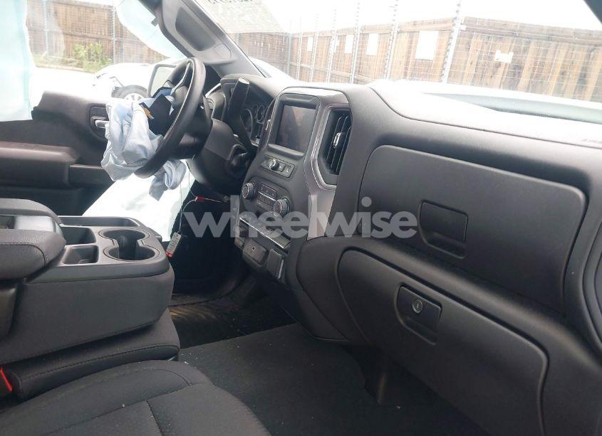 Photo 5 of 2024 Chevrolet Silverado 1500 4WD SHORT BED WT (VIN 1GCPDAEK9RZ357589)