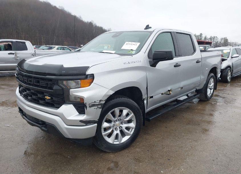Photo 2 of 2022 Chevrolet Silverado 1500 4WD SHORT BED CUSTOM (VIN 1GCPDBEK0NZ525815)