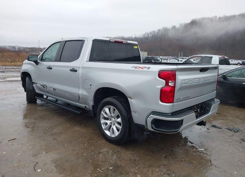Photo 3 of 2022 Chevrolet Silverado 1500 4WD SHORT BED CUSTOM (VIN 1GCPDBEK0NZ525815)